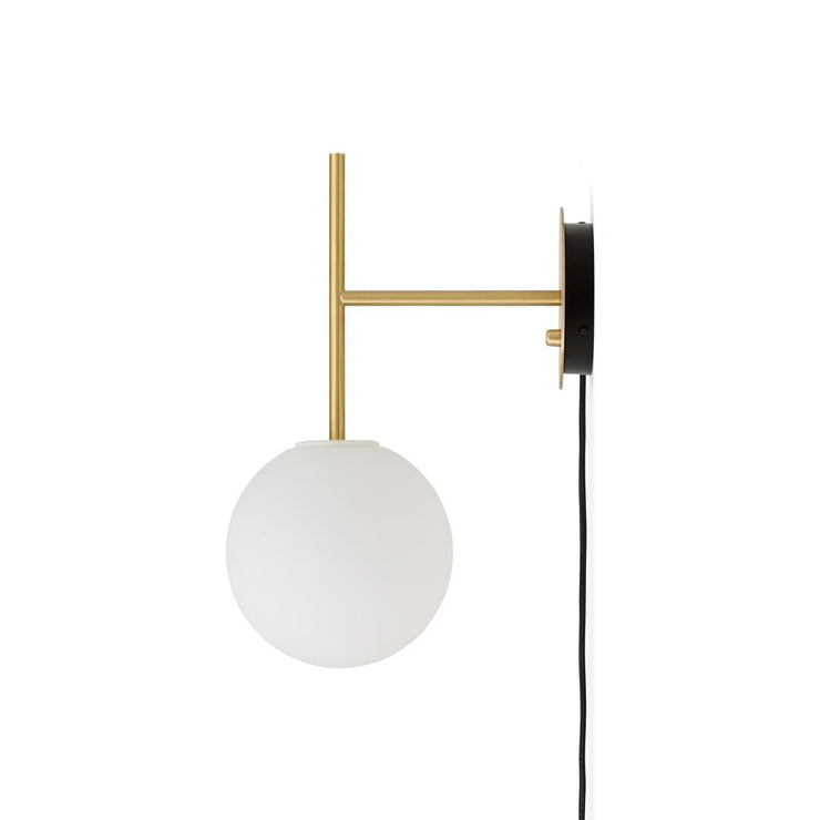 Vegglampe TR Bulb Suspended Wall Lamp fra Audo Copehagen