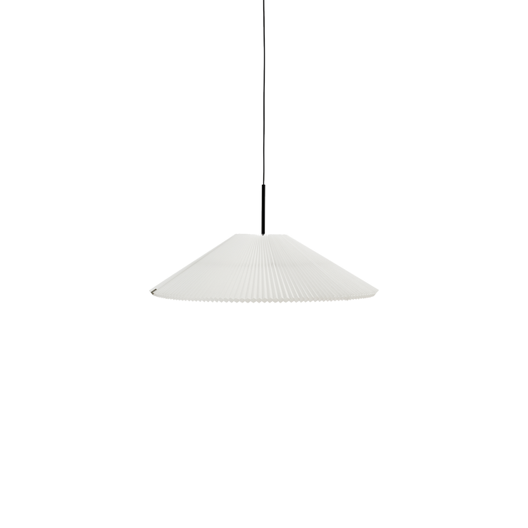 Taklampen Nebra Pendant Lamp fra New Works i den minste størrelsen.