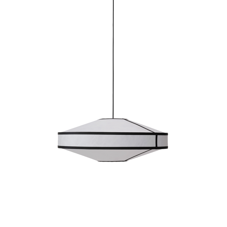 Stor taklampe Kite Pendant Lamp Black and White fra New Works.