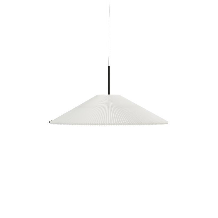 Stor taklampe Nebra Pendant Lamp fra New Works. 37,5 x 50 cm.