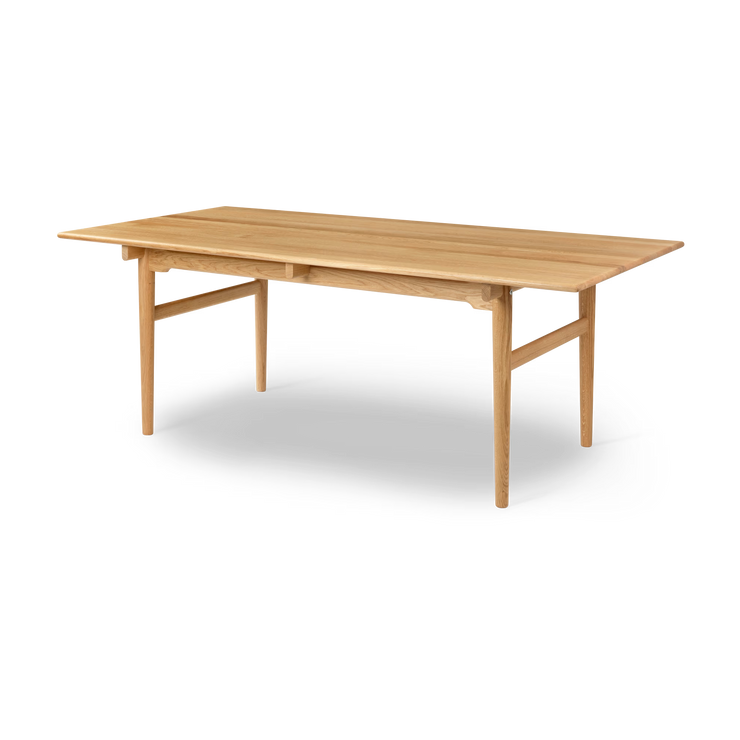 Spisebord CH327 Dining Table fra Carl Hansen & Søn i oljet eik